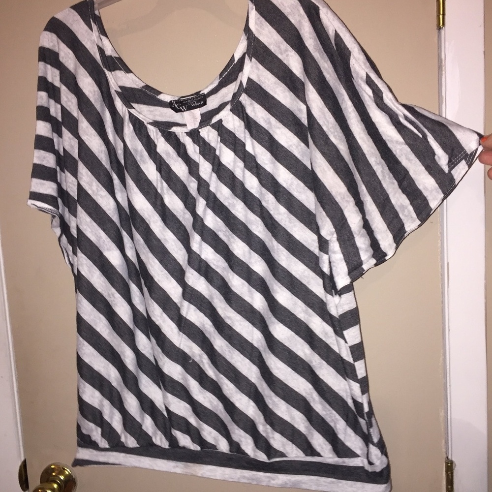 Dark grey and white batwing shirt 3X plus size